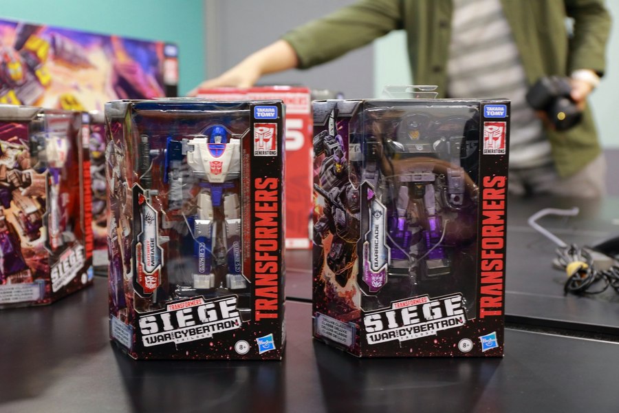 Siege Singapore Fan Event Hands On With Omega Supreme Refraktor New Deluxes  (7 of 55)